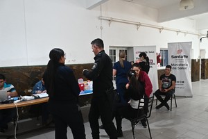 Comenzó la vacunación contra el dengue para policías de la ciudad de Santa Fe