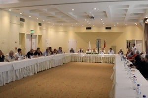Dirigentes de 14 provincias comenzaron en Santa Fe la construcción de un documento con las ideas alrededor de las cuales deberá reconstituirse el peronismo. Foto: Guillermo Di Salvatore
