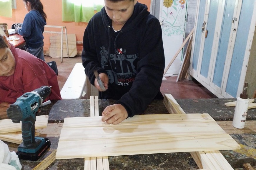 Toda una experiencia que puede significar la reconsideración de un oficio que debe potenciarse en una zona donde su principal riqueza está en el monte que le dio a la ciudad de Vera su identificación como “Capital de la Cuña Boscosa”.