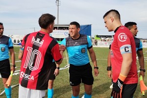 La primera final fue victoria de Juventud de Esperanza por 2 a 0. 