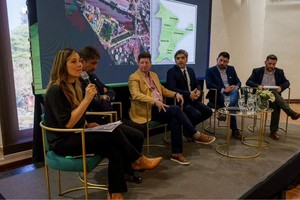 García subrayó los beneficios de esta iniciativa que convertirá a los puertos locales en una puerta de entrada y salida de mercaderías a costos menores.