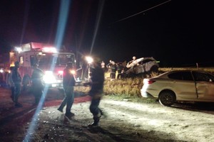 Fue muy fuerte el impacto entre dos vehículos que dejó como saldo una persona fallecida y tres mujeres lesionadas de consideración.
Foto: Unidad Regional XV.