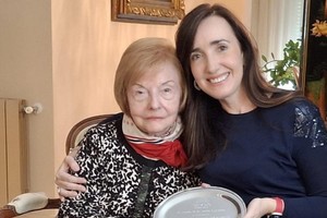 En el epígrafe de las imágenes, Villarruel se refirió a Isabel Martínez de Perón como “la primera presidente mujer del mundo y de la Argentina constitucionalmente elegida. Vicepresidente como yo y argentina bien nacida”.