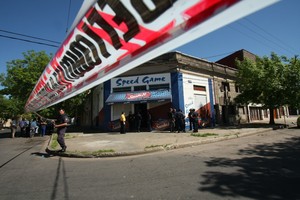 El crimen ocurrió en un pool de Juan del Campillo y Las Heras. Foto: Mauricio Garín
