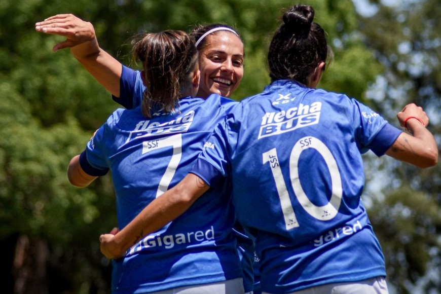 Grandes festejos. Unión goleó a Defensa y Justicia y ahora va con Argentinos. Gentileza: Guillermina Puigjane (Prensa Club Unión).