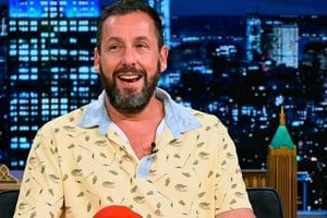 El reconocido actor no tiene problema en usar looks polémicos.