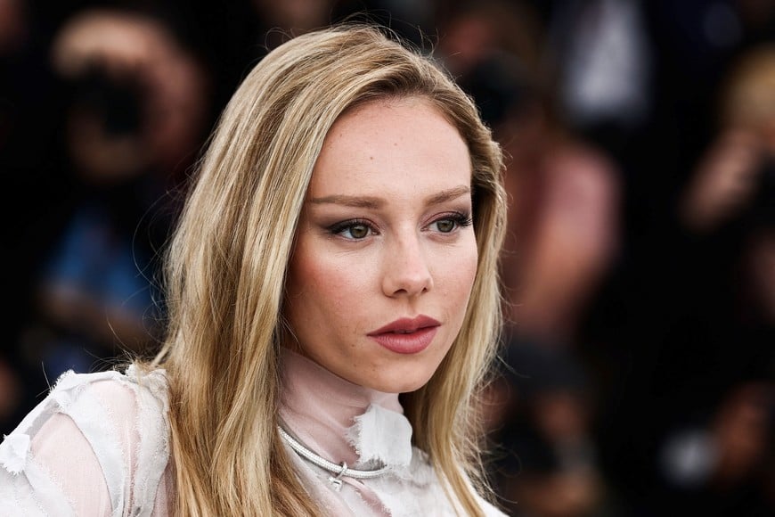  Expósito visitaba la capital francesa en el marco de la Semana de la Moda, donde participó en eventos exclusivos como una cena en el museo del Louvre. REUTERS/Yara Nardi