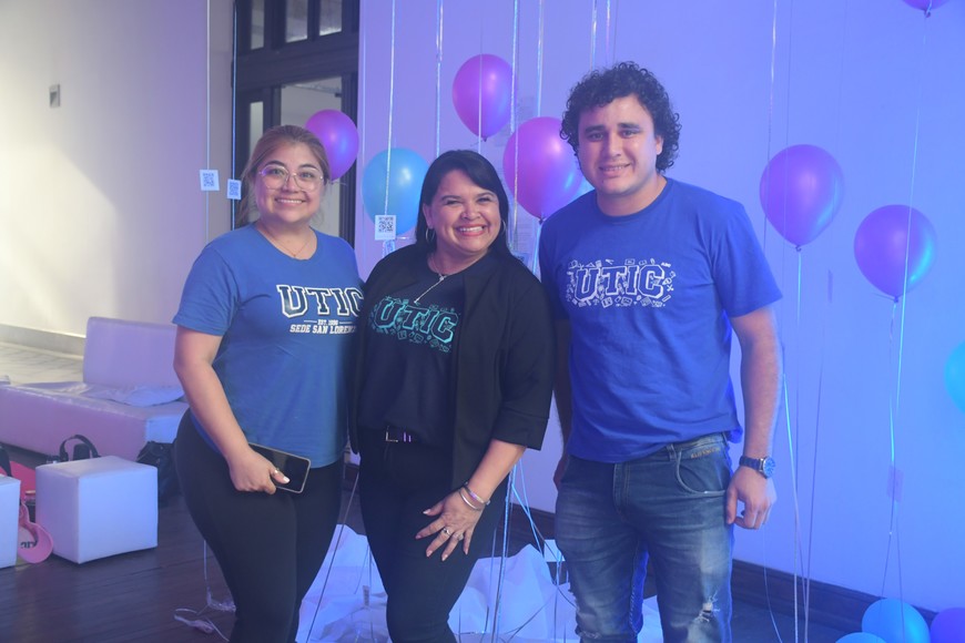 Elisabeth Echeverría, del Paraguay, vino a Santa Fe exclusivamente para participar de estas jornadas y presentar "Mitavit", que es un suplemento multivitamínico ideado para niños con Trastorno del Espectro Autista (TEA). Crédito: Manuel Fabatía