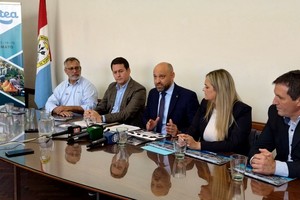 Se presentó en el Salón Amarillo del Ministerio de Desarrollo Productivo, con la presencia del titular de la cartera, Gustavo Puccini, el Secretario de Agricultura y Ganadería Ignacio Mántaras, la secretaría ejecutiva y de Coordinación General, Paola Forcada y el director del Grupo TodoAgro, organizador de la muestra, José María Iachetta.