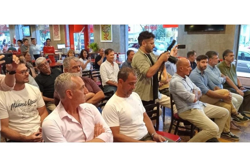 Los concurrentes a la conferencia de prensa de presentación de este certamen, ya un "clásico" en una institución señera de este deporte en la ciudad. El Litoral