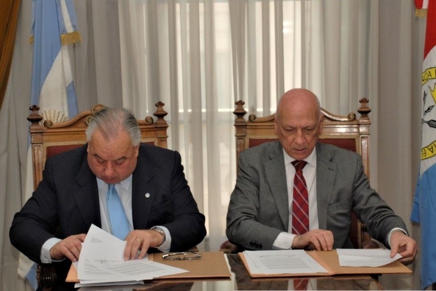 Las firmas con distintos organismos e instituciones se hicieron durante todas las últimas gestiones provinciales, de Antonio Bonfatti, Miguel Lifschitz y Omar Perotti. Créditos: Gentileza Poder Judicial