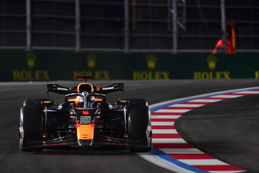 Nov 23, 2024; Las Vegas, Nevada, USA; Oracle Red Bull Racing driver Max Verstappen (1) during the Las Vegas Grand Prix at Las Vegas Circuit. Mandatory Credit: Gary A. Vasquez-Imagn Images
