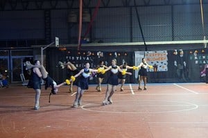 La participación y el entusiasmo de las familias, que llenaron el lugar con su energía y aplausos, hicieron de esta jornada una velada inolvidable.