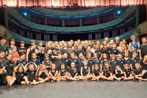 Los alumnos e integrantes del equipo que formarán parte del show.