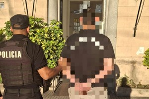 El delincuente también había sustraído ampollas para el cabello pertenecientes a una docente.