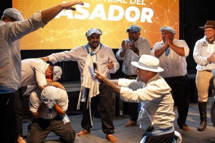 Festejo del conjunto argentino luego de ser anunciado su triunfo.