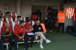 La última decisión del año. El "Kily" Cristian Alberto González después de dar el batacazo contra Vélez y cumplir el objetivo copero, se despide este domingo en Florencio Varela ante Defensa y Justicia. Crédito: Matías Pintos