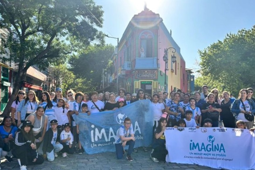 El grupo de Imagina recorriendo el barrio de La Boca. Crédito: Imagina