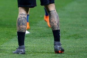 tatuajes Soccer Football - Serie A - Inter Milan vs Juventus - San Siro, Milan, Italy - April 28, 2018   Inter Milan's Mauro Icardi's tattoo's as he warms up    REUTERS/Stefano Rellandini milan italia mauro icardi futbol campeonato italiano liga italia futbol futbolistas inter juventus