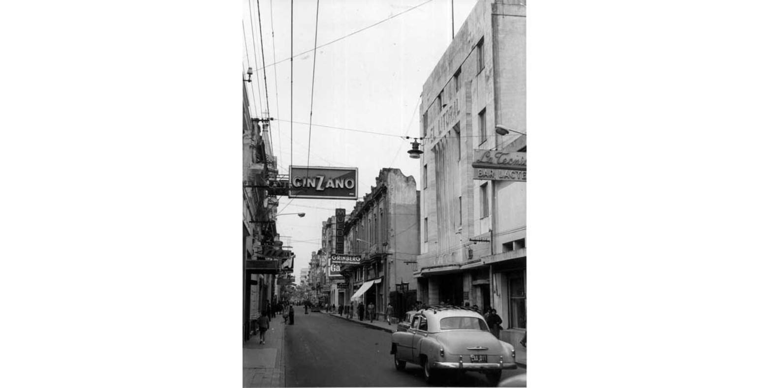 El edificio de calle San Martín, cuando todavía no era peatonal.