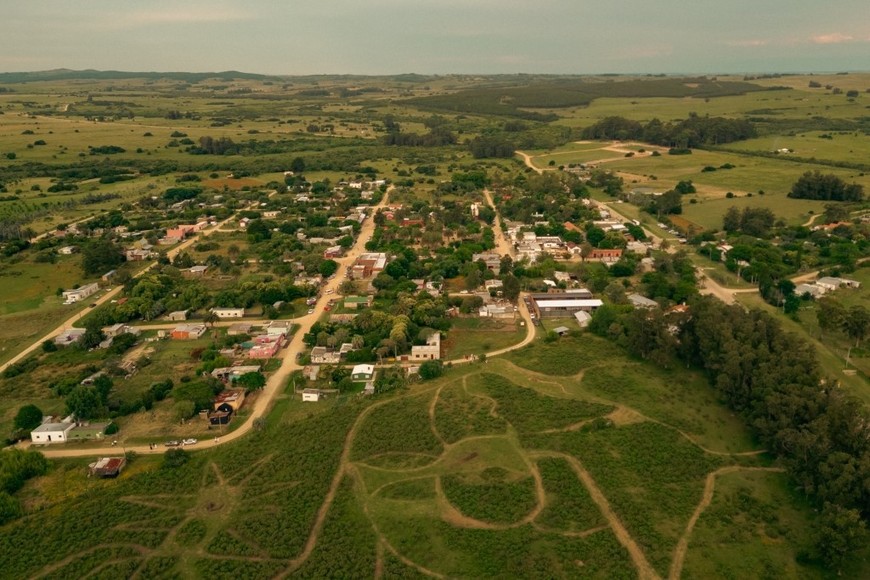 Obra de Diego Miró Rivera desde arriba ; foto con drone de Diego Weisz (CAMPO ART FEST 2023).