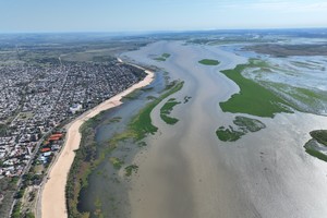 La laguna Setúbal recibió un fuerte caudal de agua en los últimos días, tras meses de bajante. Fernando Nicola