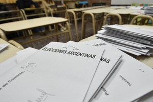 Otro escenario. La imagen corresponde a las PASO nacionales de 2023. En caso de que se realicen las primarias el año próximo, la foto será otra porque hará su debut el sistema de Boleta Única Papel (BUP). Crédito: Manuel Fabatía.