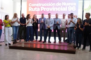 El proyecto, que será ejecutado con recursos provinciales, fue iniciativa del gobernador Maximiliano Pullaro como una alternativa de circulación para evitar la peligrosa Ruta Nacional 33.