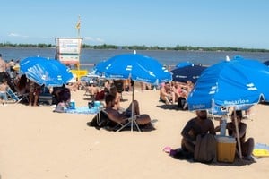 De los 24 paradores relevados en el delta frente a la ciudad, solo tres disponían de guardavidas.