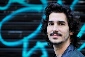 Luciano Lutereau, autor del presente ciclo y del libro "Cada vez que decimos adiós". ¿Qué nos pasa cuando decimos adiós? ¿Cómo nos enfrentamos a las despedidas? ¿Por qué nos cuestan tanto? Gentileza