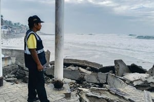 El fenómeno impactó sobre toda la costa pacífica. Foto: una playa de Máncora, Perú, tras el intenso oleaje.