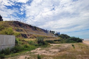 La obra tendrá un plazo de ejecución de al menos 5 meses y estará a cargo de la Municipalidad, con financiamiento de la provincia. El proyecto fue realizado de manera conjunta entre el área de Hídrica de Santa Fe y el Estado local, que además efectuó los estudios técnicos previos a su diseño.