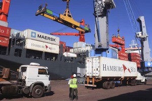 La consultora proyectó que la recuperación de la actividad, el consumo y la inversión en la Argentina será un factor crucial en el aumento del déficit.