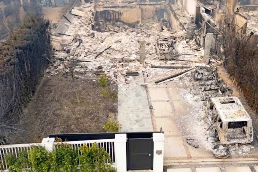 La mansión del actor Miles Teller, reducida a cenizas