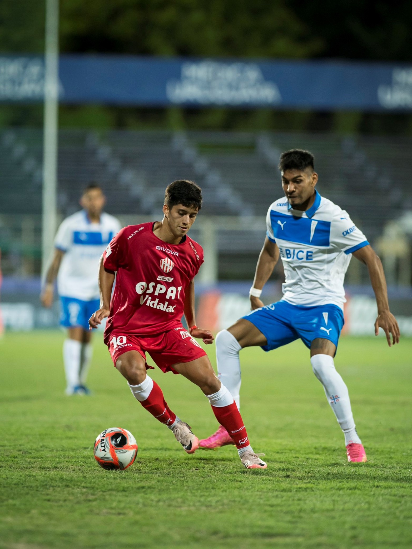 Los chilenos respondieron en el complemento y se quedaron con el partido.