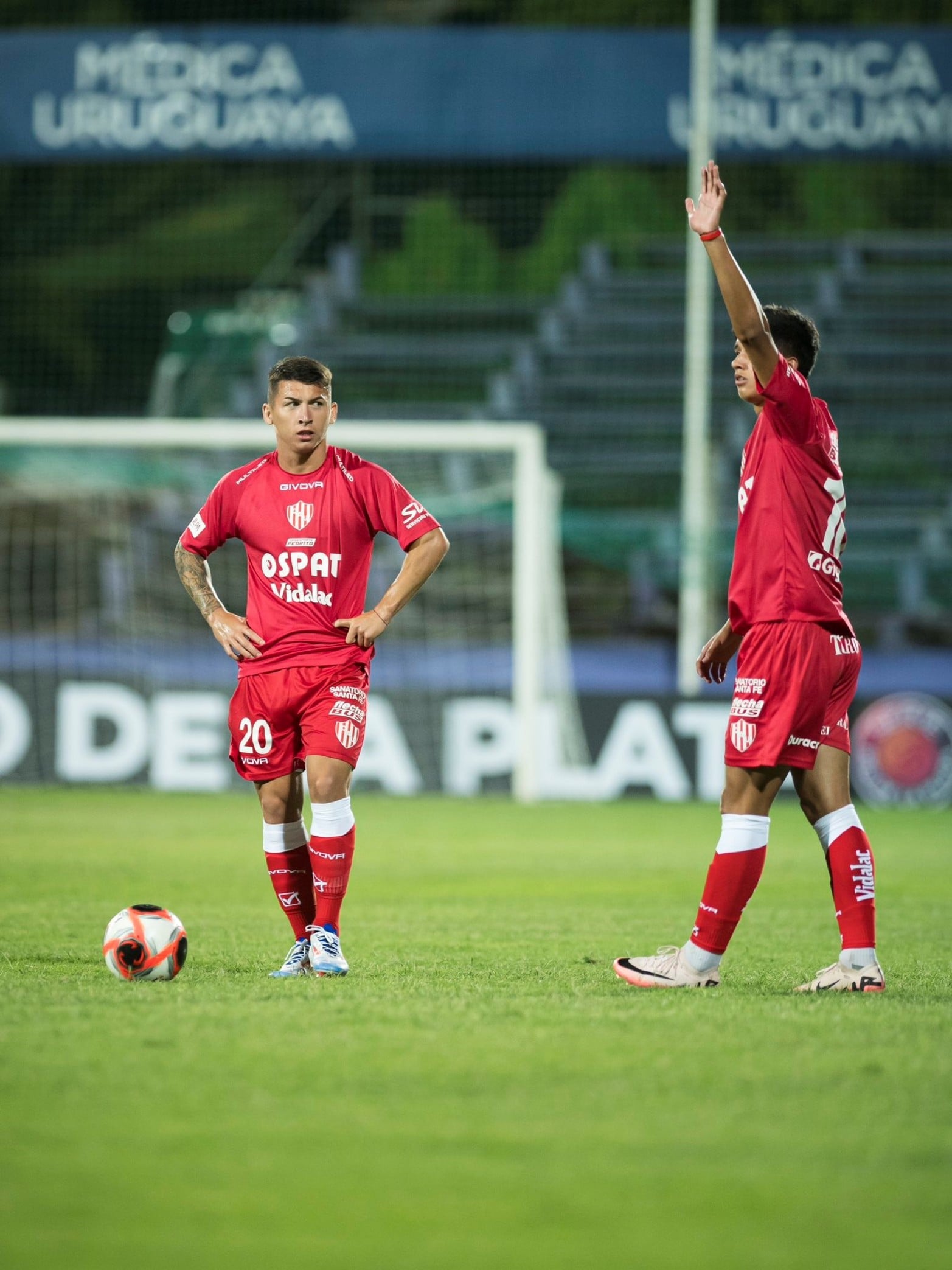 El tatengue sumó minutos en tierras charrúas.