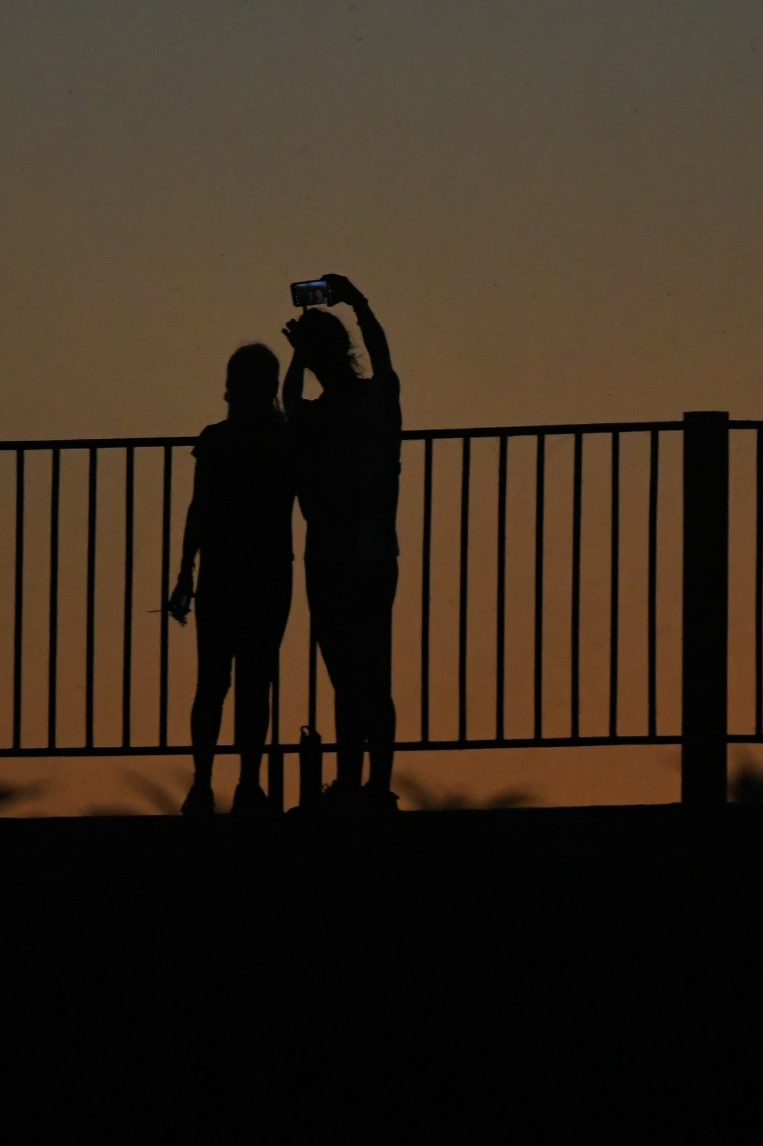 Tarde de la Luna del Lobo en la costanera santafesina