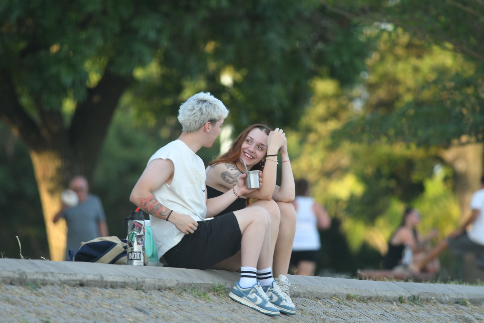 Tarde de la Luna del Lobo en la costanera santafesina