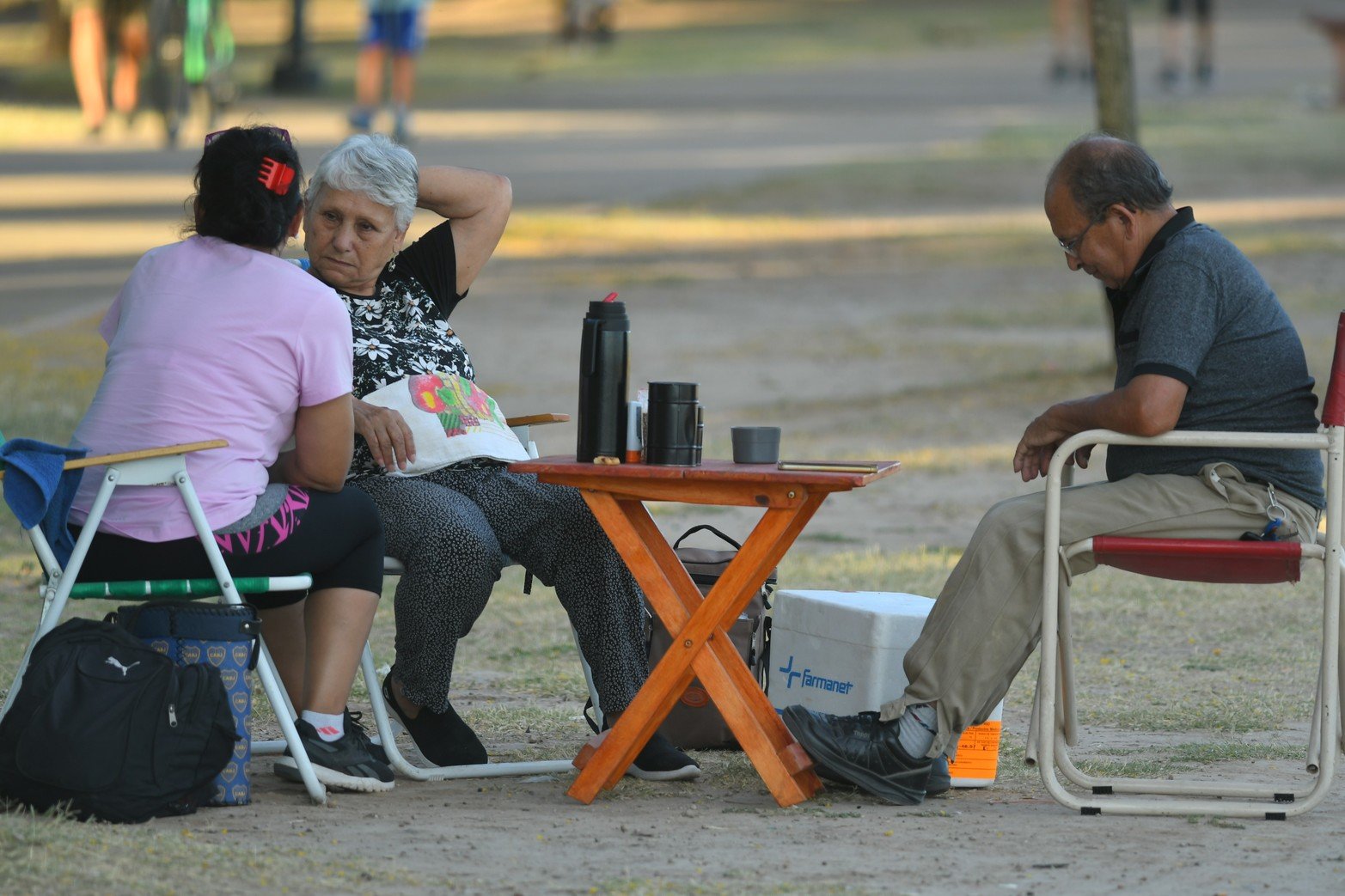 Tarde de la Luna del Lobo en la costanera santafesina