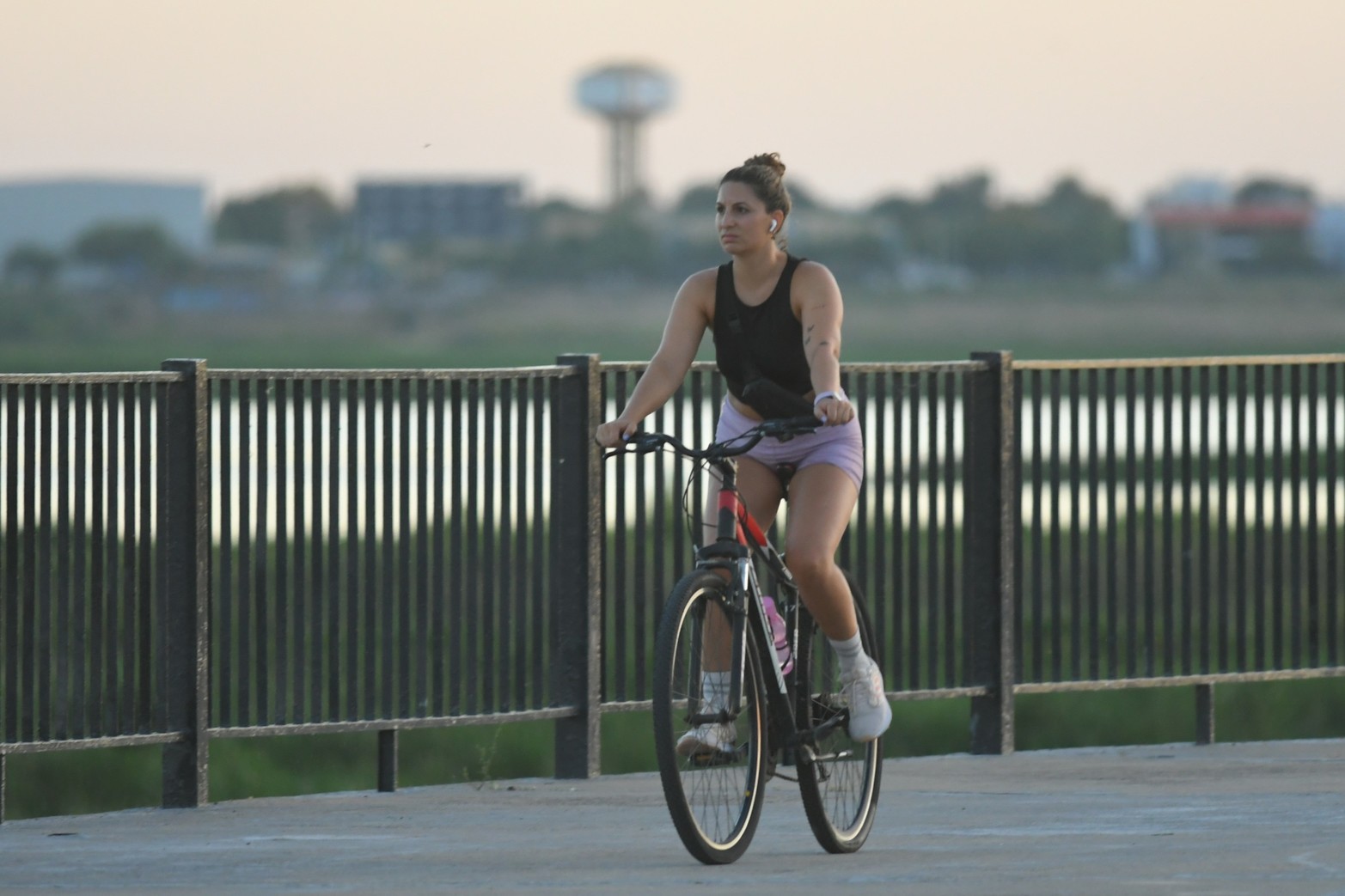 Tarde de la Luna del Lobo en la costanera santafesina