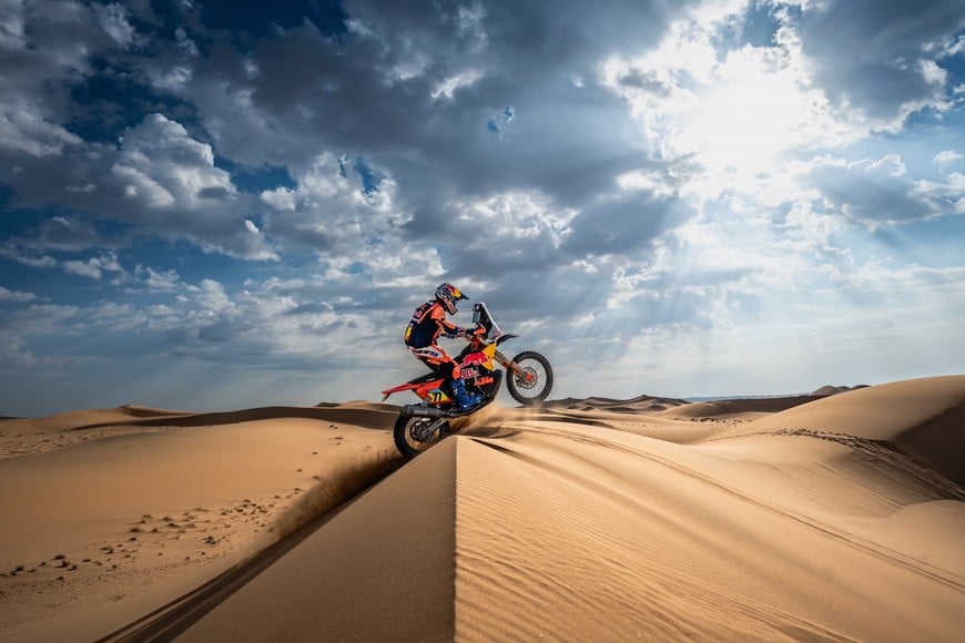 Luciano Benavides sigue haciendo historia en el Dakar.