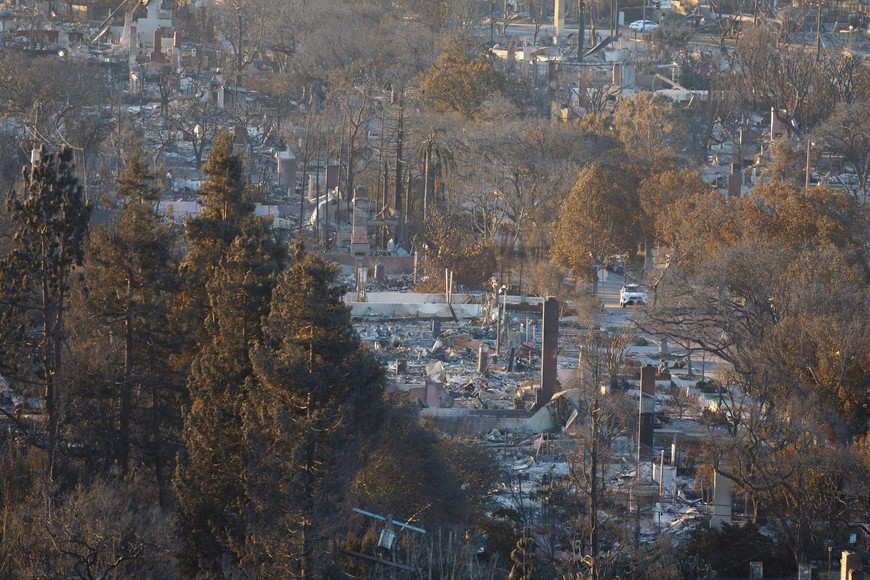Burned properties following the Palisades Fire at the Pacific Palisades neighborhood in Los Angeles, California, U.S.  January 13, 2025. REUTERS/Mike Blake