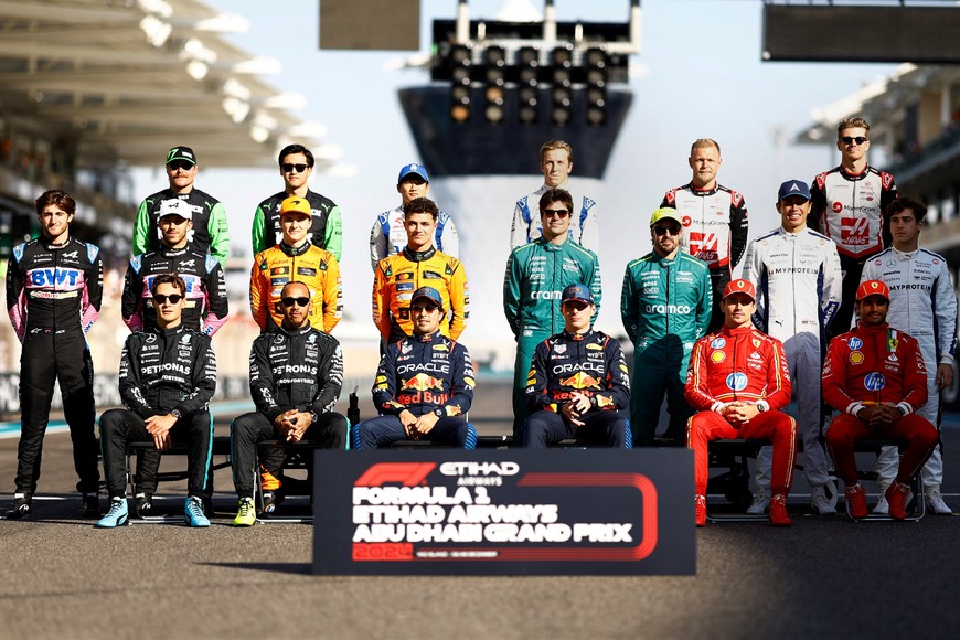 Formula One F1 - Abu Dhabi Grand Prix - Yas Marina Circuit, Abu Dhabi, United Arab Emirates - December 8, 2024
F1 drivers players pose for a team group photo before the race REUTERS/Rula Rouhana
