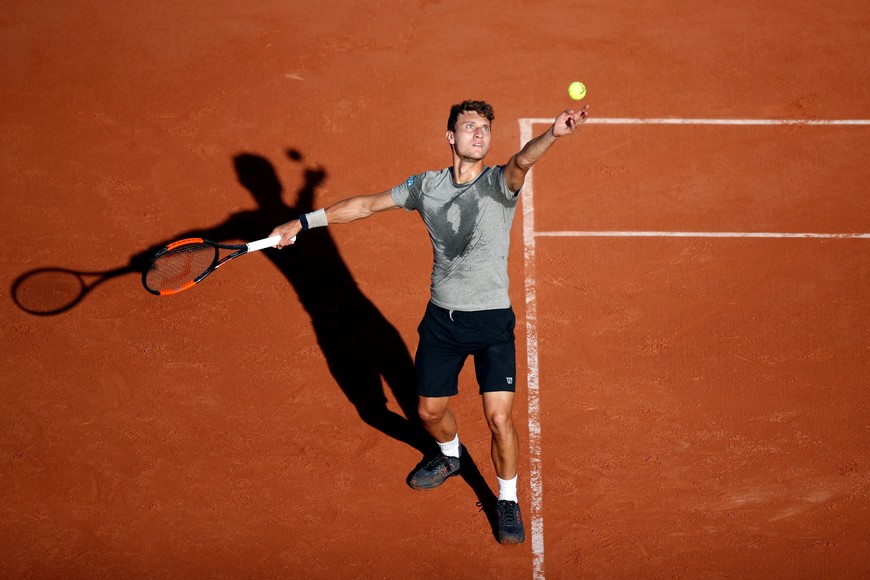 Argentina's Renzo Olivo during his first round match  Reuters / Christian Hartmann paris francia Renzo Olivo campeonato torneo abierto roland garros 2017 tenis partido tenista argentino