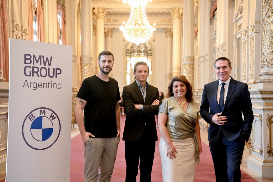 De izq. a der.: Leuco, Larregina, Dip y Barili, en el Salón Dorado del Teatro Colón.