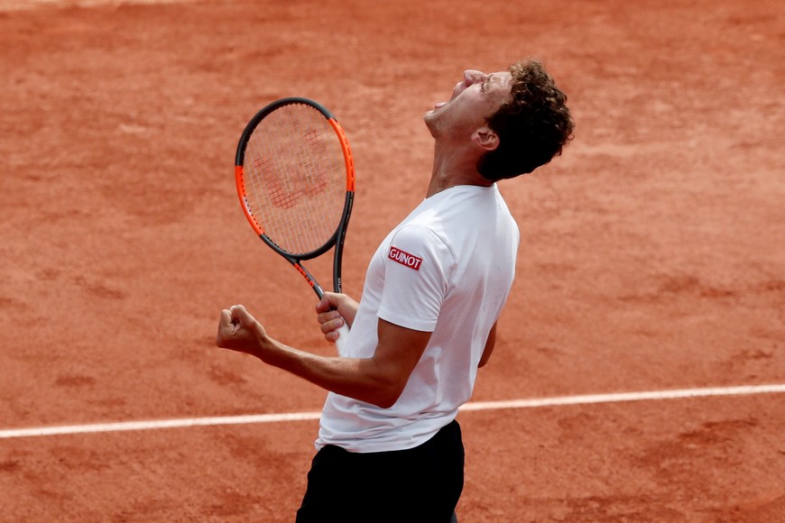 Tennis - French Open - Roland Garros, Paris, France - 31/5/17 Argentina's Renzo Olivo celebartes winning his first round match against France's Jo-Wilfried Tsonga Reuters / Benoit Tessier francia paris Renzo Olivo tenis torneo Roland garros 2017 tenis tenistas torneos