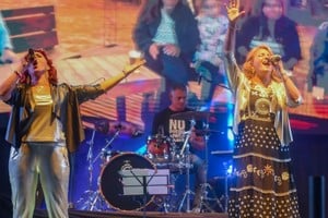 Con una convocatoria multitudinaria en la segunda noche, compartieron escenario con importantes artistas como Jorge Rojas, Orlando Vera Cruz y Coty Hernández, entre otros. Foto: Gentileza producción / Chino Herraez