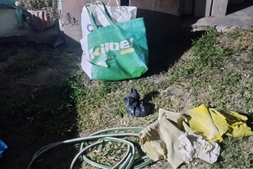 Adentro de uno de los patios se toparon con el sospechoso,