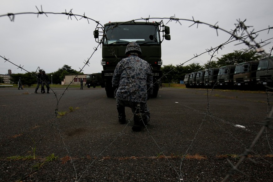 Japan Self-Defense Forces (JSDF) soldiers hold a drill to mobilise their Patriot Advanced Capability-3 (PAC-3) missile unit in response to recent missiles launch by North Korea, at JSDF Asaka base in Asaka, north of Tokyo, Japan, June 21, 2017.  REUTERS/Issei Kato     TPX IMAGES OF THE DAY japon  japon instalacion sistema defensa contra misiles Patriot pac 3 escalada tension militar con corea del norte sistema defensivo escudo antimisiles