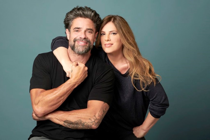 Unipersonal “CAER (y levantarse)”: actor Luciano Castro y directora Mey Scápola.